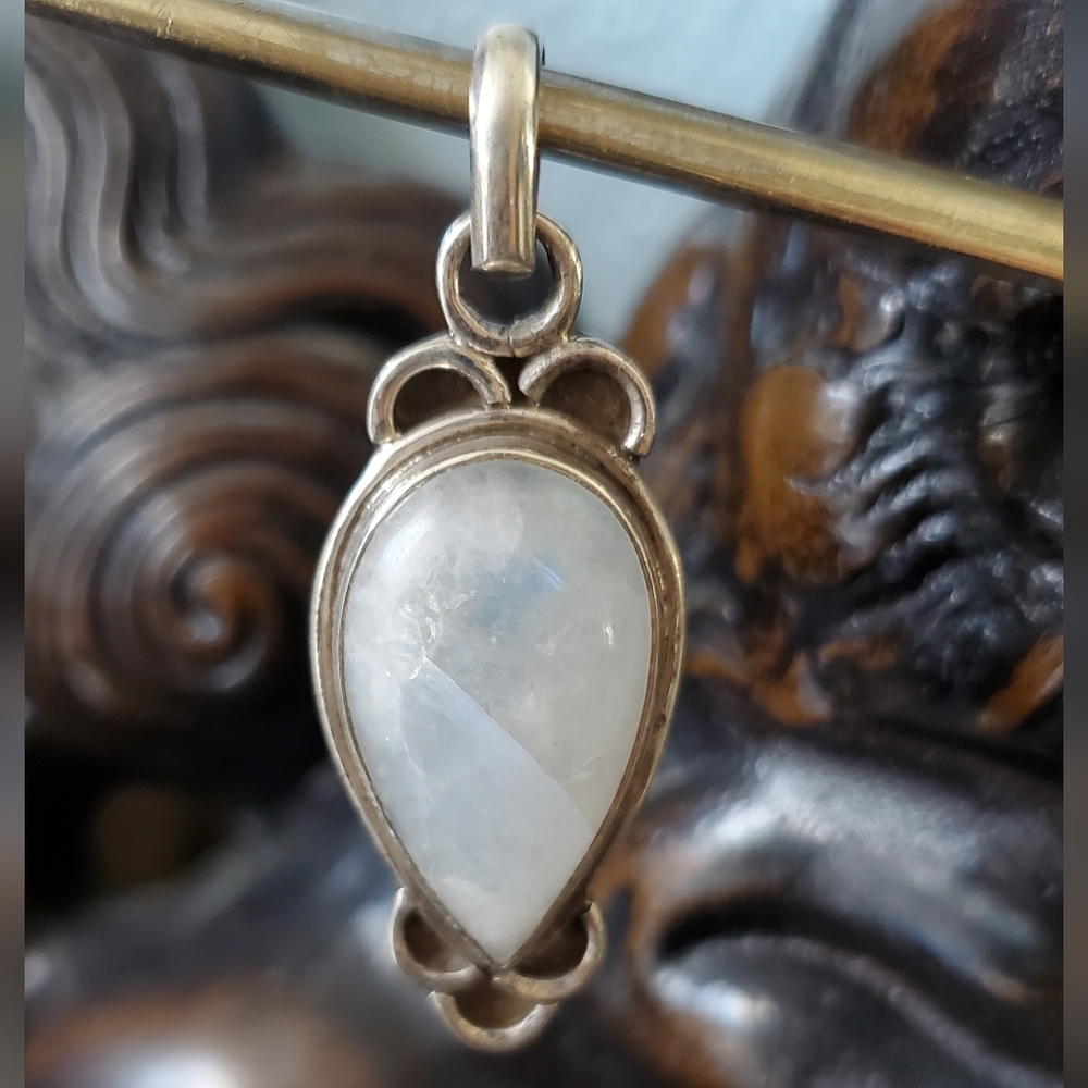 Sterling silver and white rainbow moonstone drop cabochon pendant new